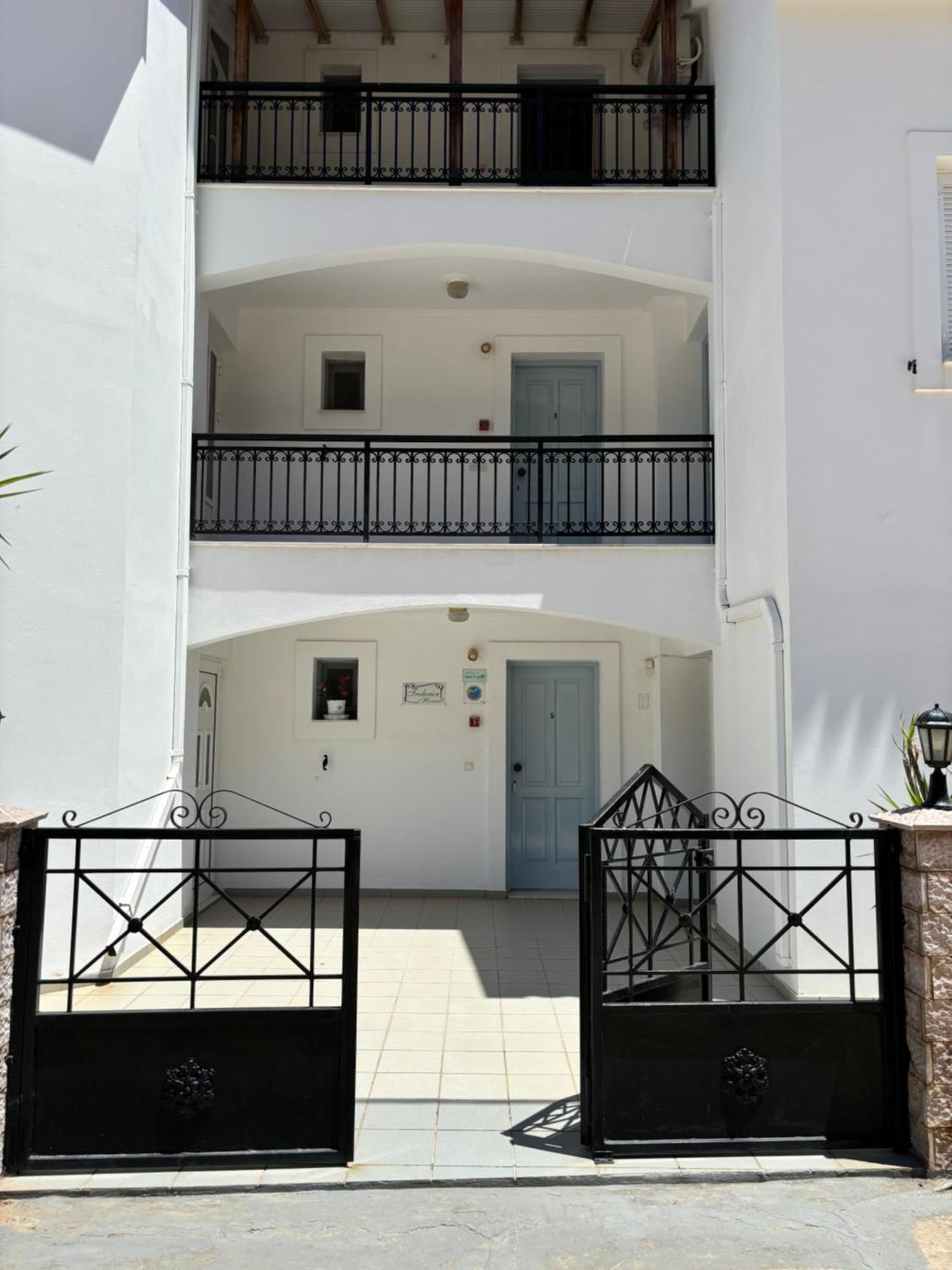 فندق Friderica House بوروس المظهر الخارجي الصورة