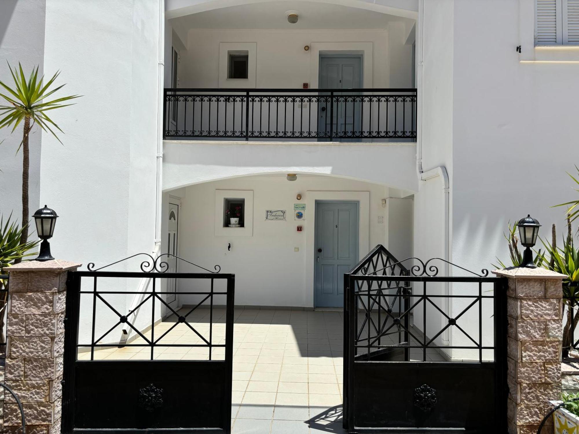 فندق Friderica House بوروس المظهر الخارجي الصورة