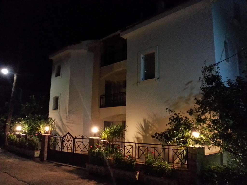 فندق Friderica House بوروس المظهر الخارجي الصورة